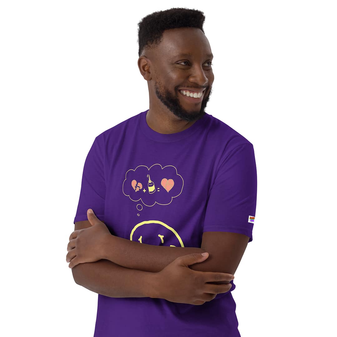 Black guy in a purple daddy grunge cartoon shirt with the altered Nirvana smiley and the thought bubble with the glued together heart pieces as a motive looking to the right.